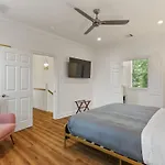 Luxury New 3Bd Home With Parking And Private Yard