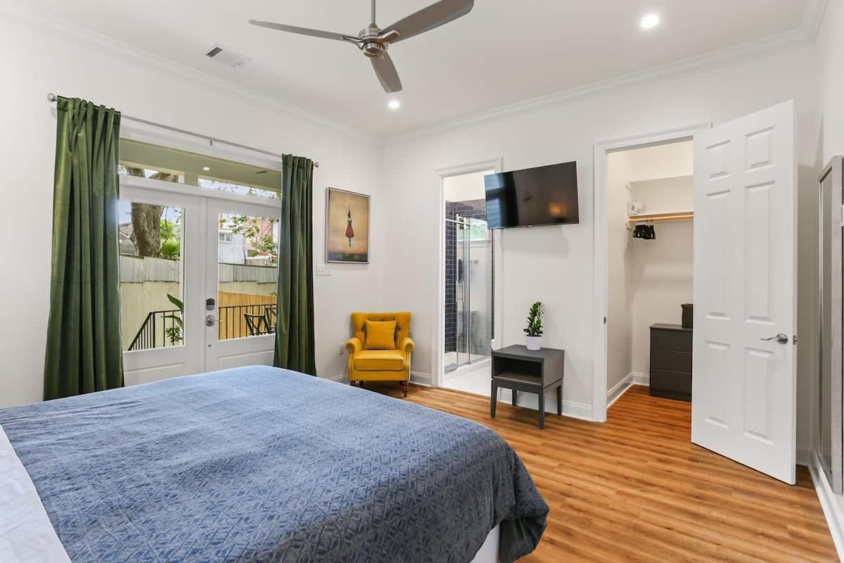 Luxury New 3bd With Parking And Private Yard Holiday home *