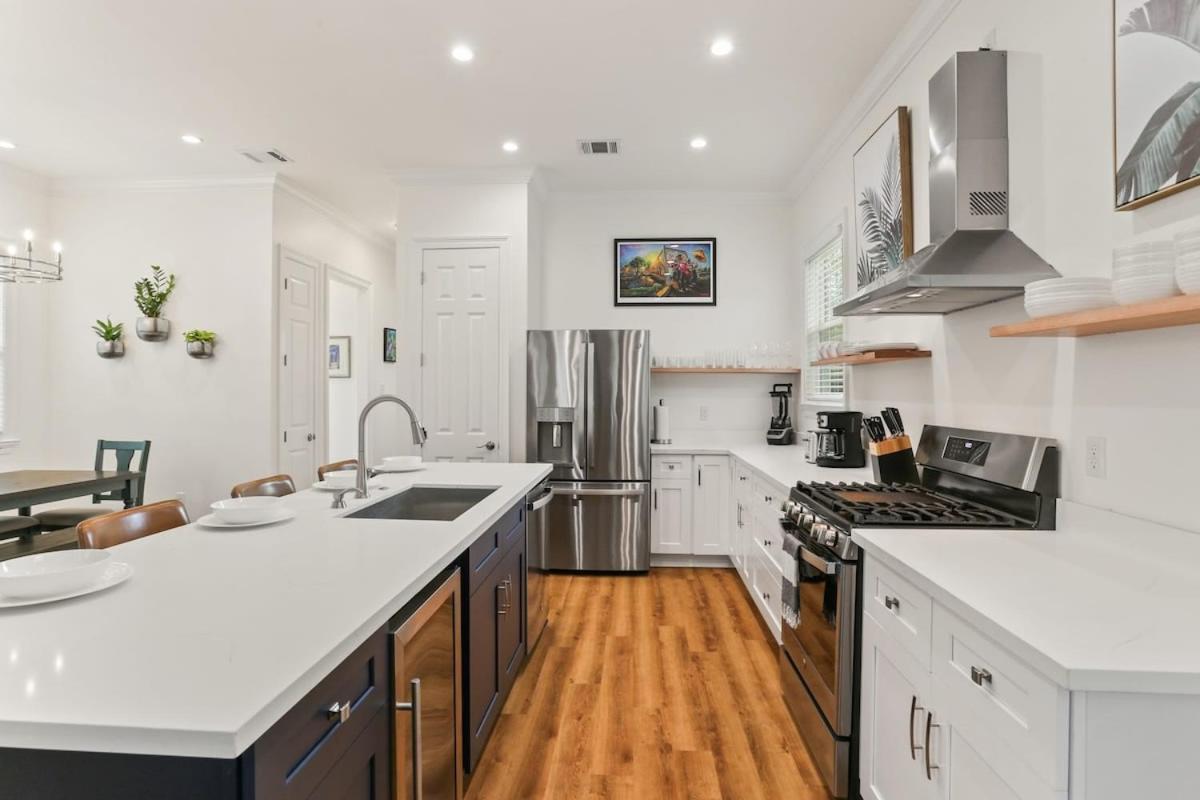 Luxury New 3bd With Parking And Private Yard Holiday home New Orleans