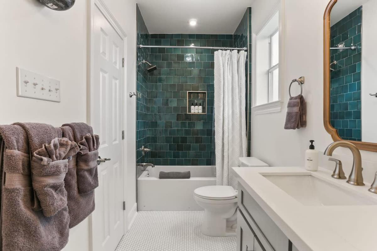 Luxury New 3bd With Parking And Private Yard *